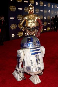 R2-D2 und C-3PO durften bei der Premiere in LA auf dem Roten Teppich nicht fehlen. (Photo by Jesse Grant/Getty Images for Disney)