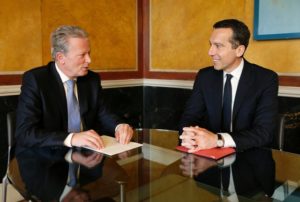 Am 17. Mai 2016 trafen Vizekanzler und Bundesminister Reinhold Mitterlehner (l.) und Christian Kern (r.) zu einem Arbeitsgespräch zusammen.
