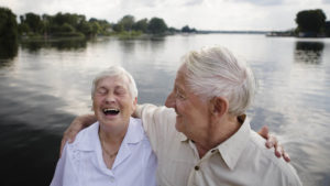 Ingeborg Modell, 82, und Helmut Faust, 74 (Senioren-Wohnpark Erkner) sind mehr als nur gute Freunde. Die beiden unternehmen viele Spaziergänge und wissen immer, wo der andere ist. Durch die gemeinsame Zeit hat sich eine Art Seelenverwandtschaft entwickelt.