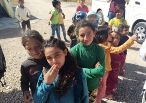 Kinder in einem Flüchtlingslager im Libanon